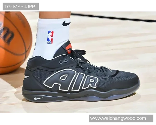 球星们最常穿的足球鞋有哪些不同品牌和型号受青睐 球星们最常穿的足球鞋有哪些不同品牌和型号受青睐